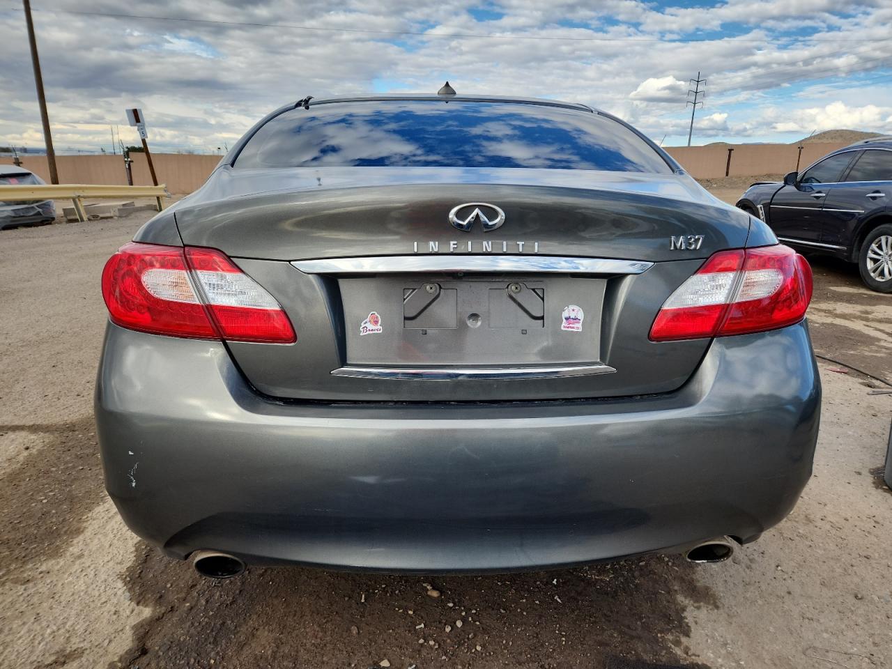INFINITI M37