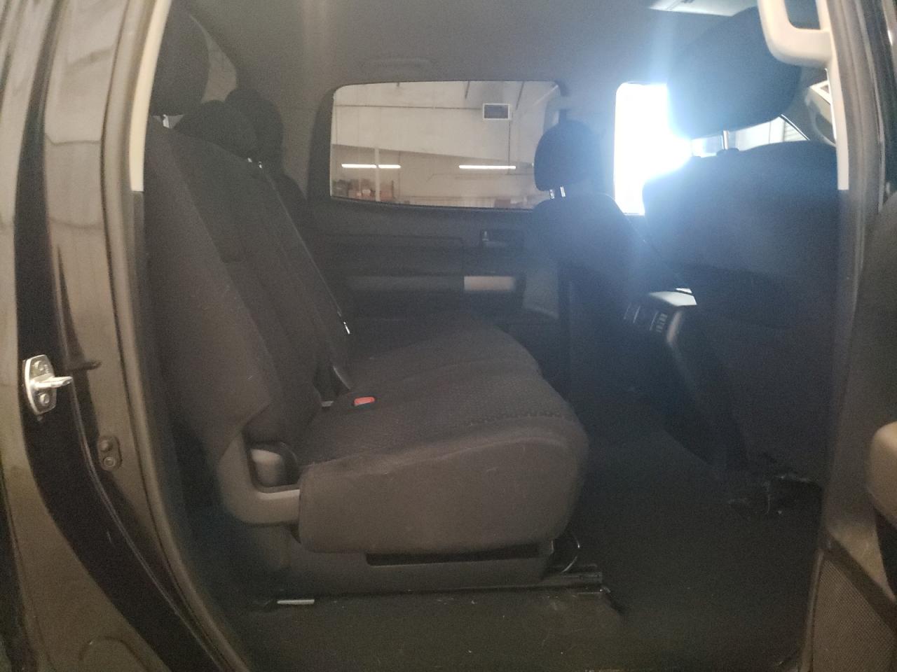 TOYOTA TUNDRA CREWMAX SR5