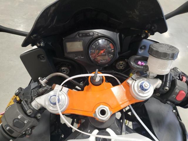 2004 TRIUMPH MOTORCYCLE DAYTONA 600 SMT810GMX4J176905