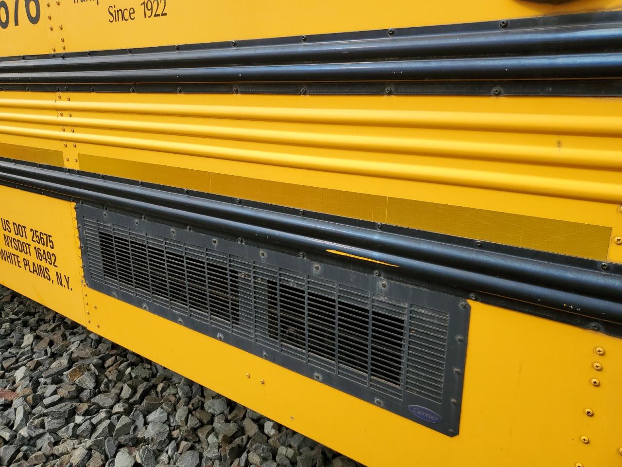 Lot #3276985294 2005 FREIGHTLINER SAF-T-LINER C2