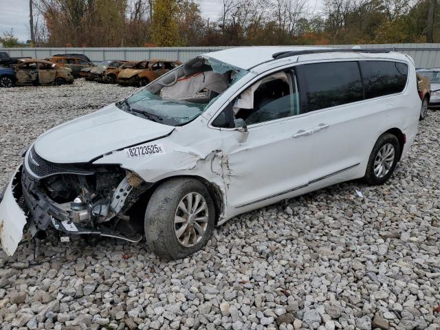 2017 CHRYSLER PACIFICA T - 2C4RC1BG1HR675713