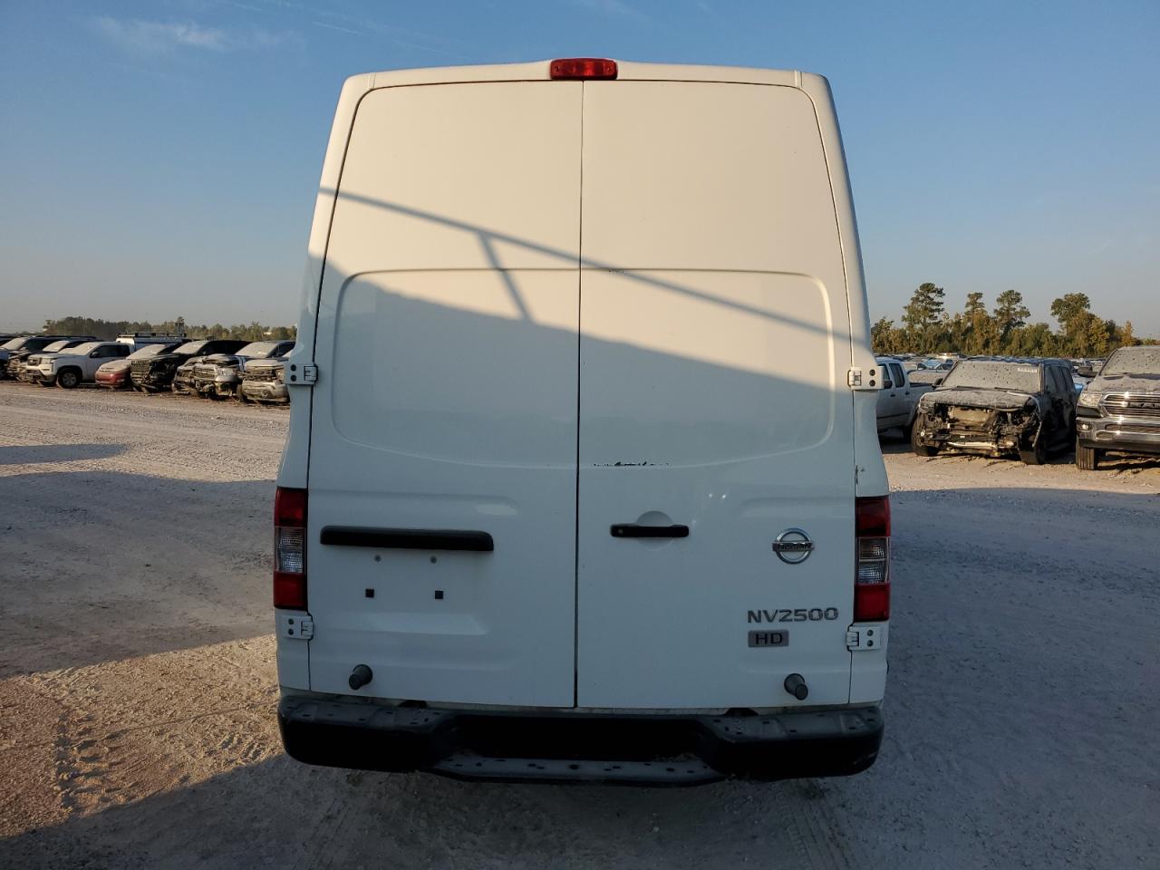 NISSAN NV2500 2500