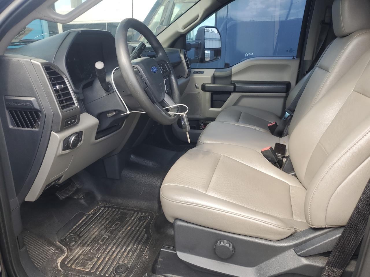 FORD F-550 SUPER DUTY