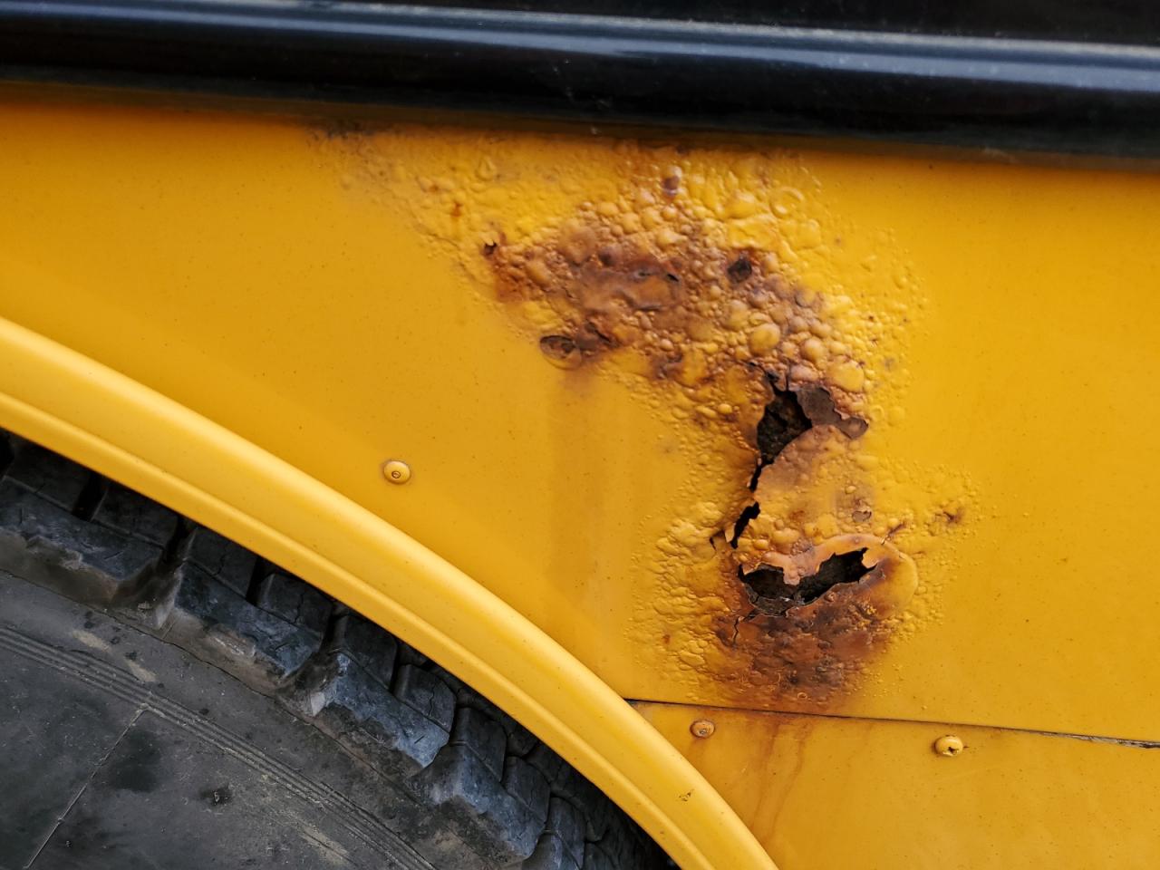 Lot #3273801376 2012 THOMAS SAF-T-LINER C2