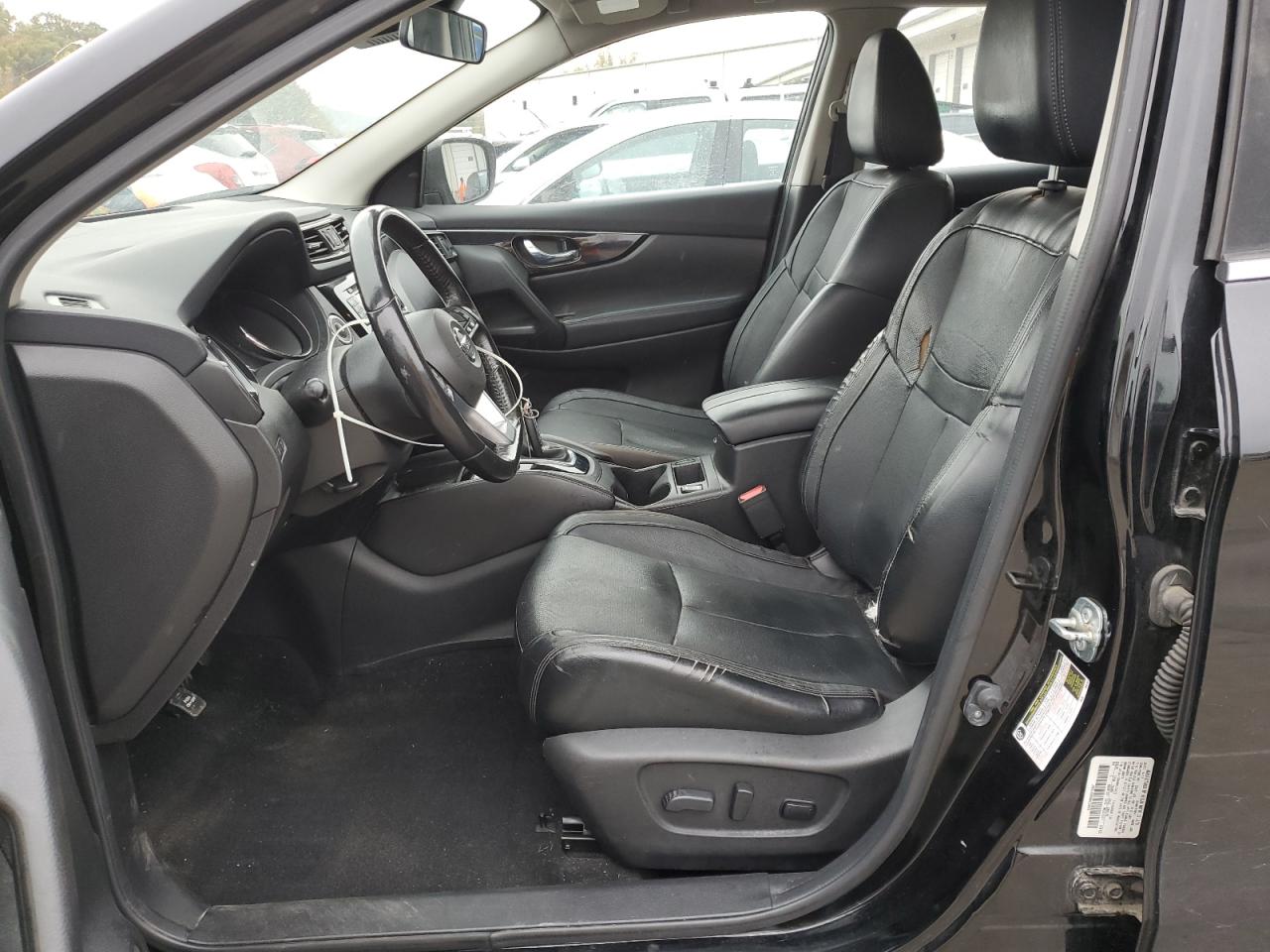 NISSAN ROGUE SPORT S