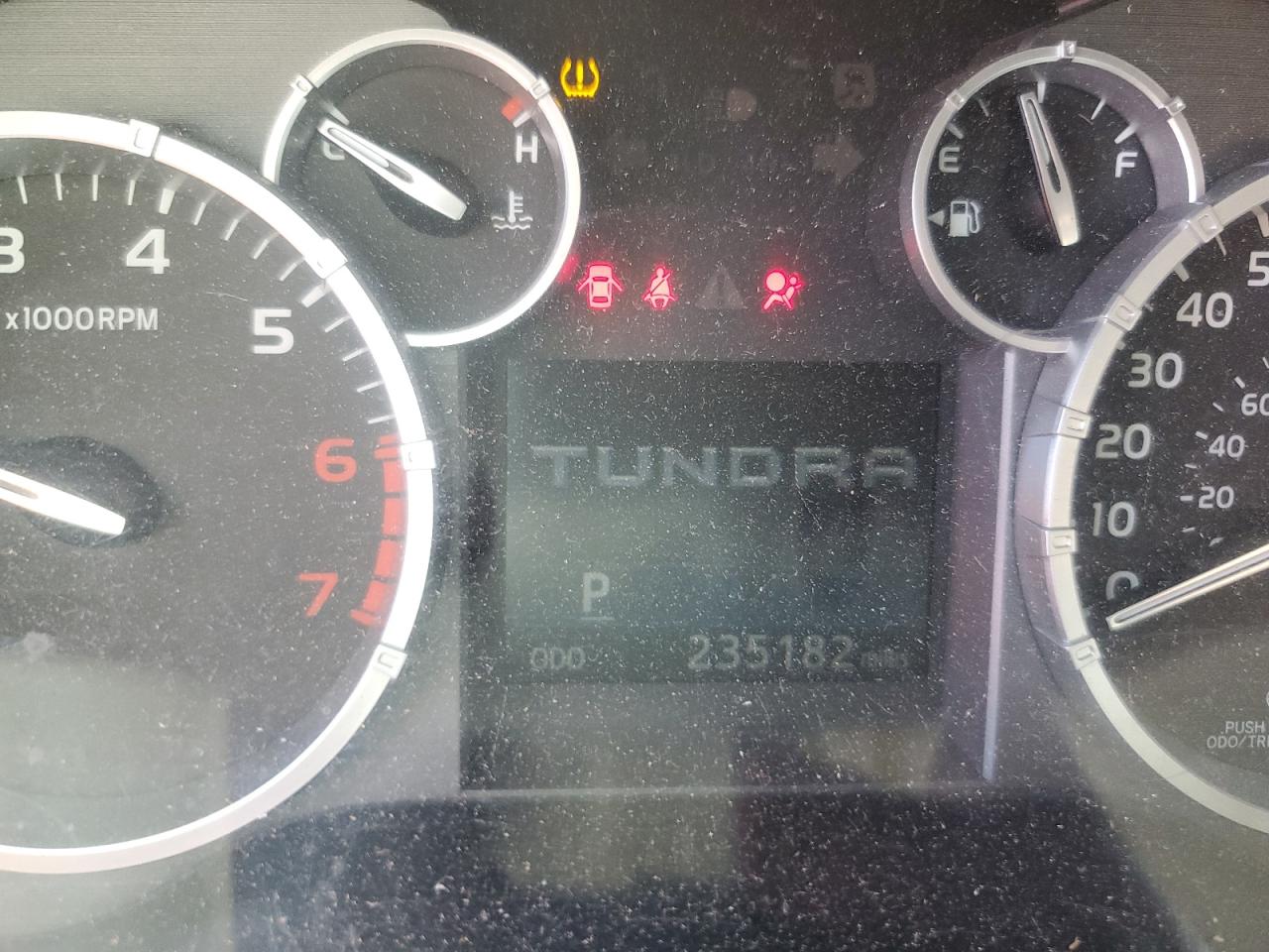 TOYOTA TUNDRA CREWMAX SR5