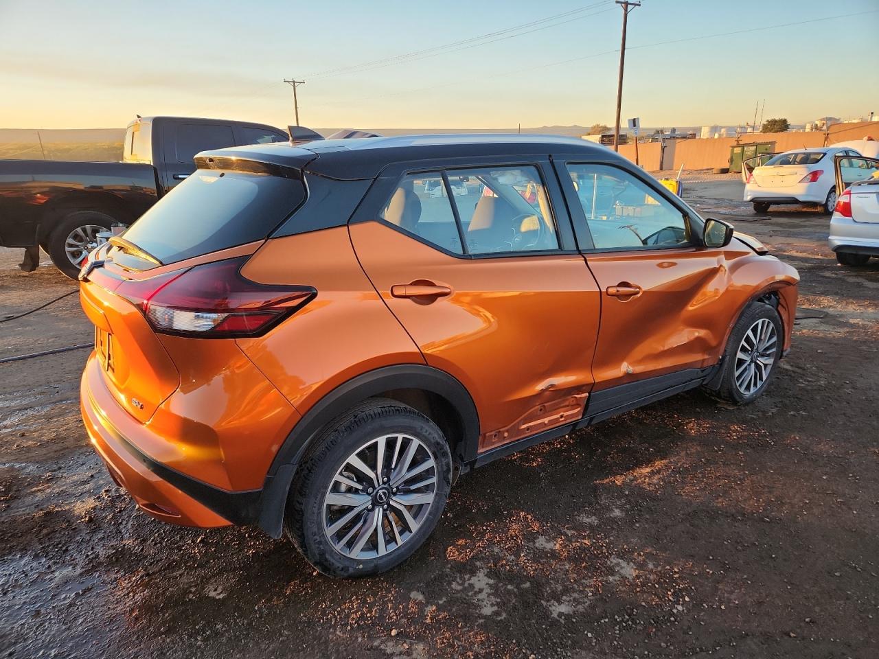 NISSAN KICKS SV