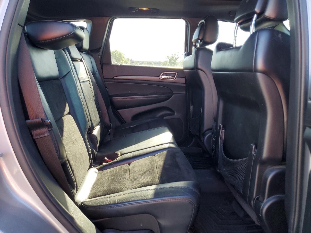 JEEP GRAND CHEROKEE LAREDO