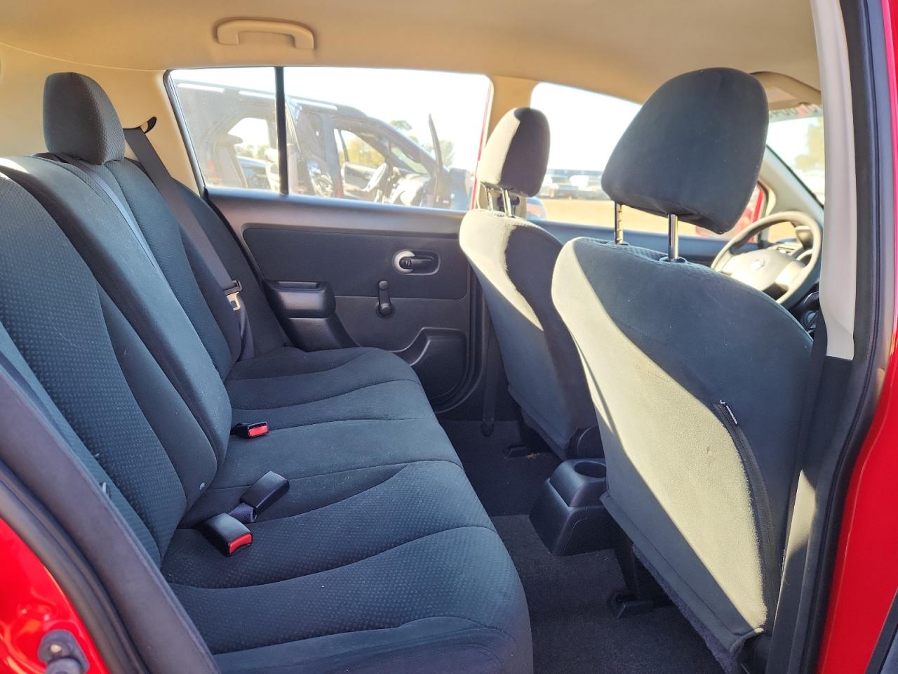 NISSAN VERSA S