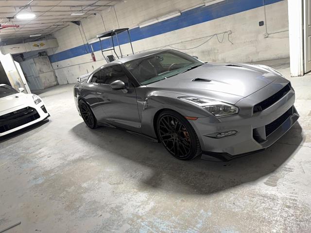 NISSAN GT-R PREMI