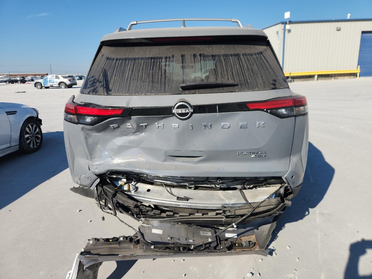 NISSAN PATHFINDER PLATINUM