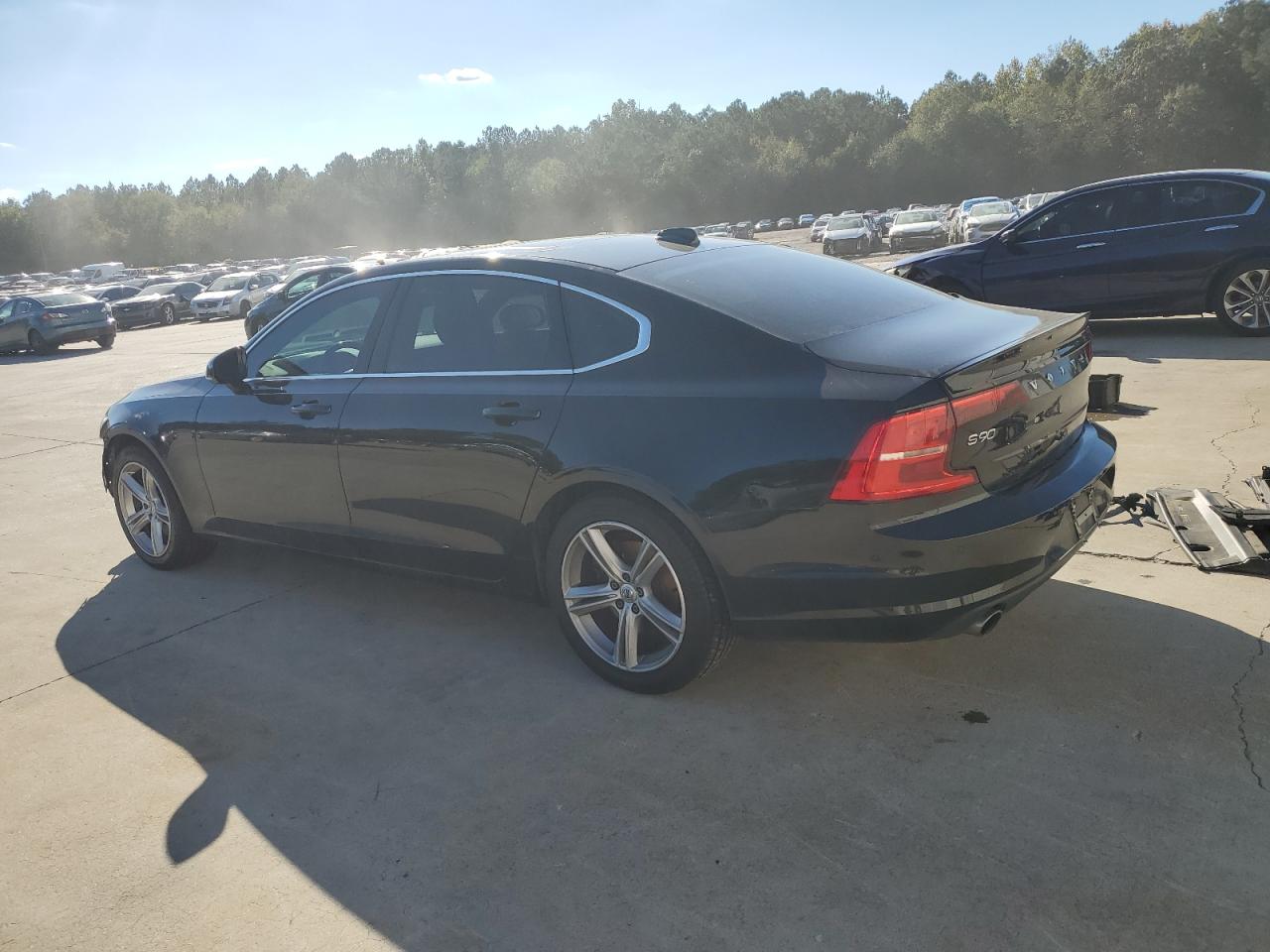 VOLVO S90 T5 MOMENTUM