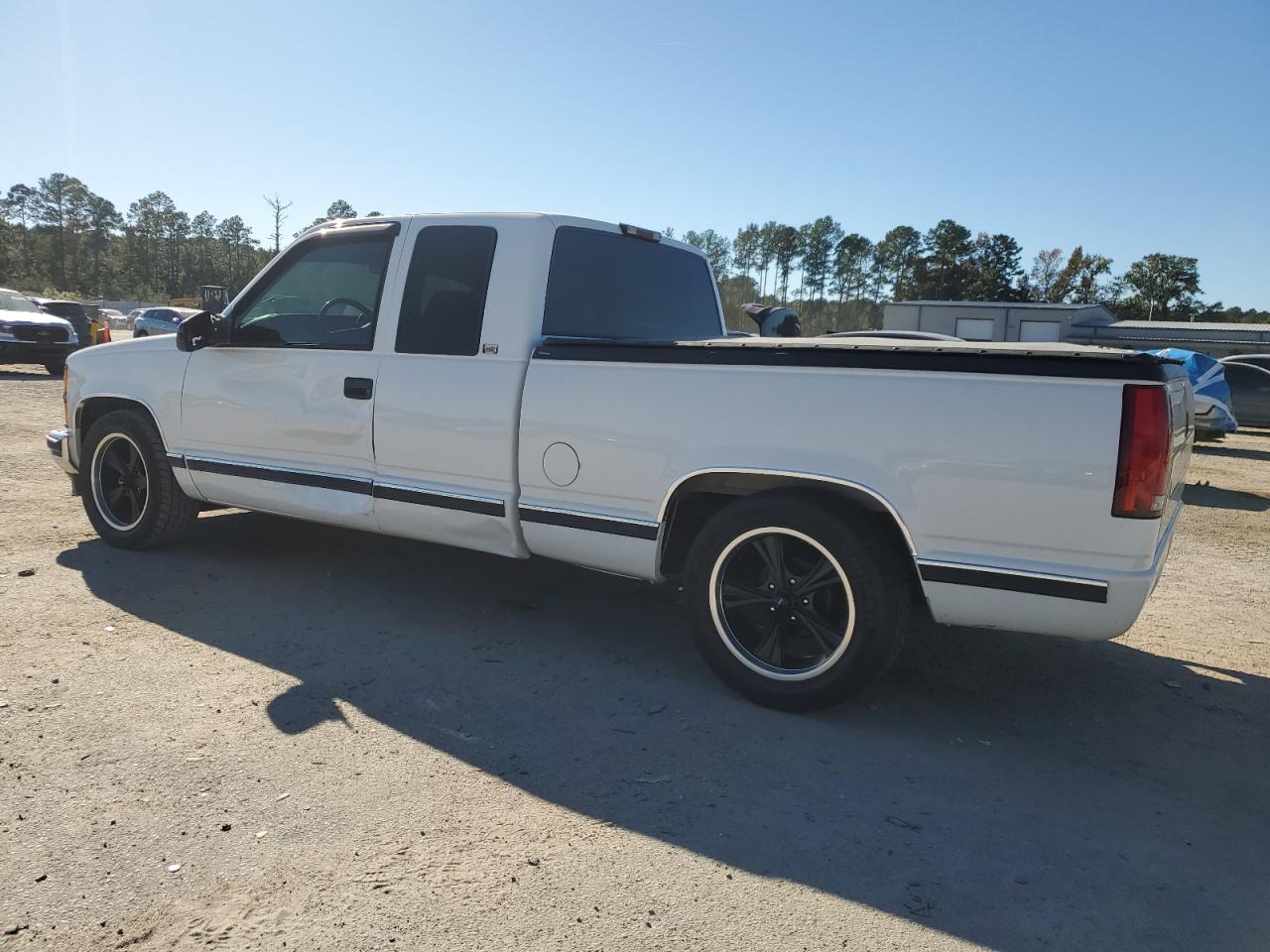 Lot #3283893445 1997 CHEVROLET GMT-400 C1