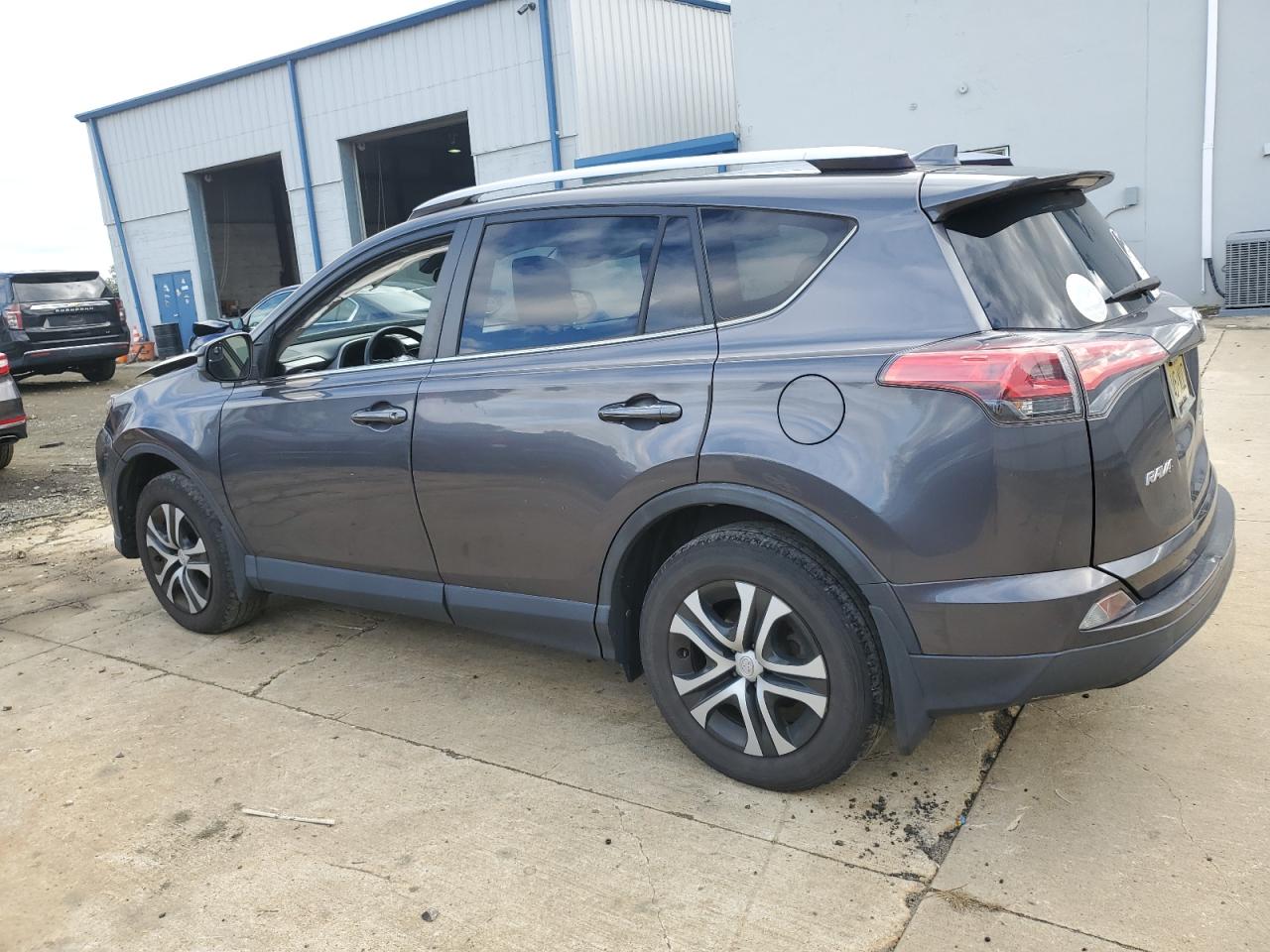 TOYOTA RAV4 LE