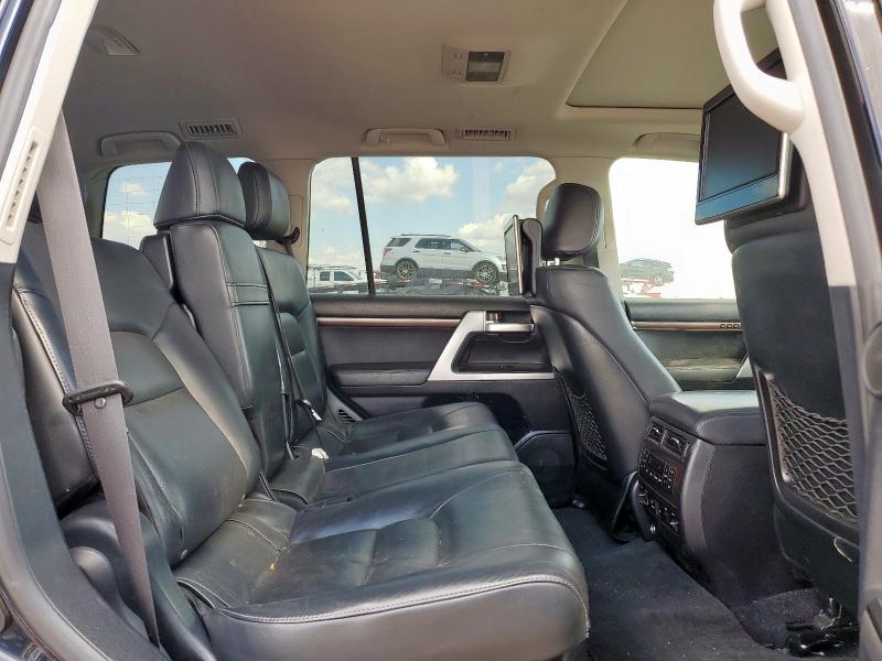 2016 TOYOTA LAND CRUIS JTMCY7AJ0G4037414