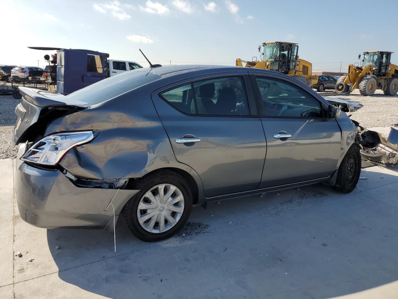 Lot #3305681728 2016 NISSAN VERSA S