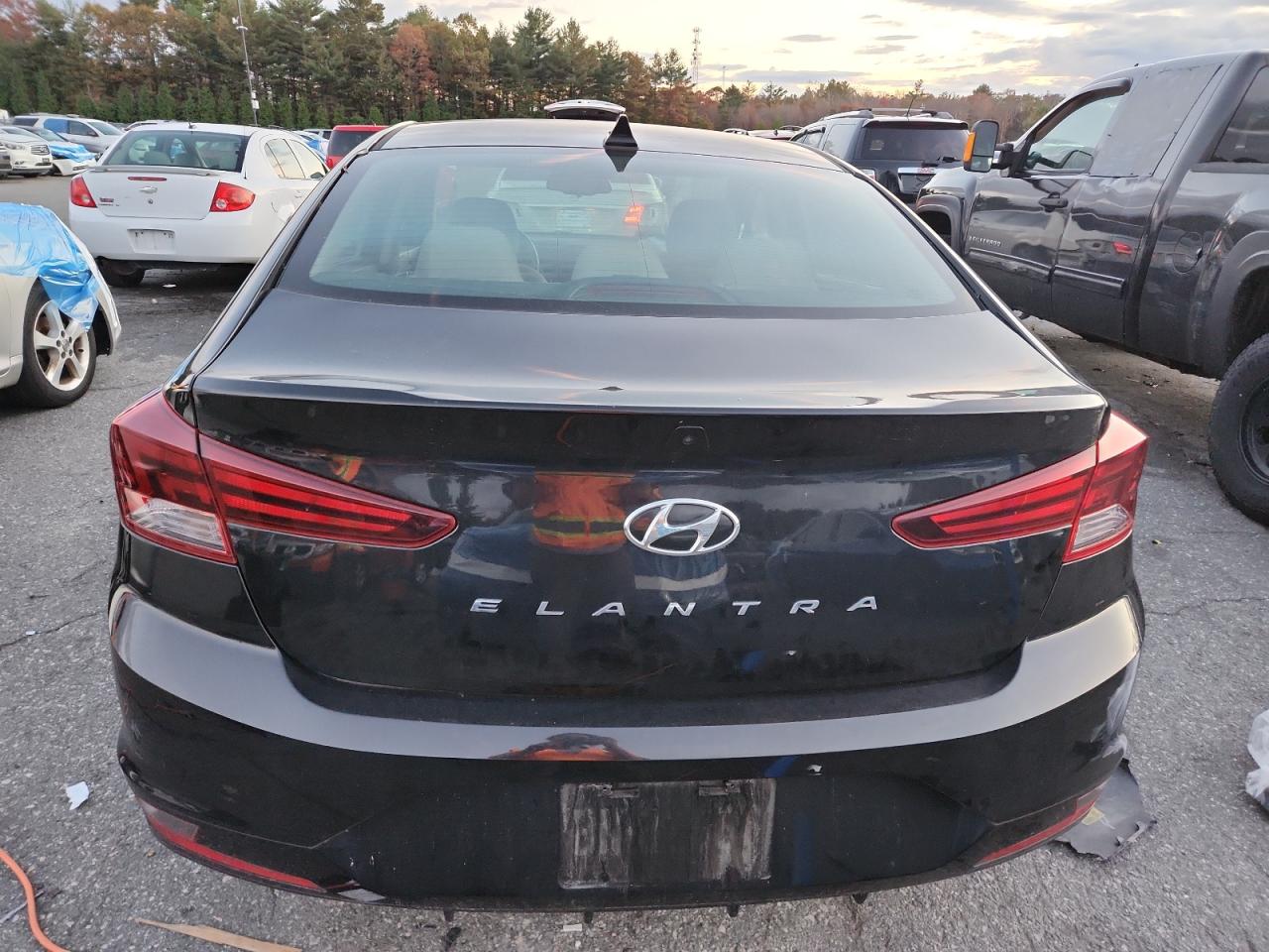 HYUNDAI ELANTRA SEL