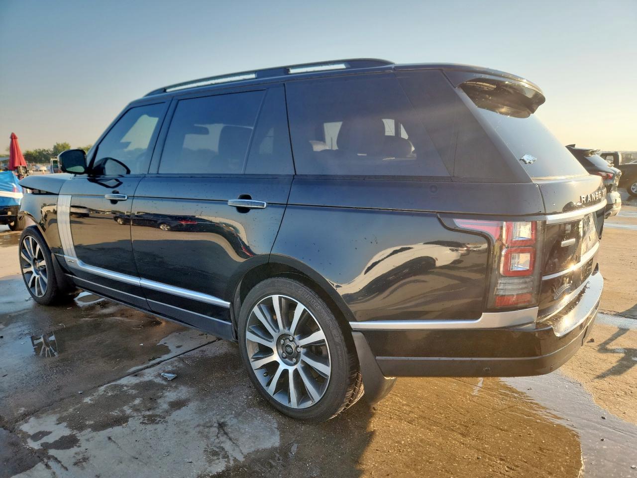 LAND ROVER RANGE ROVER AUTOBIOGRAPHY