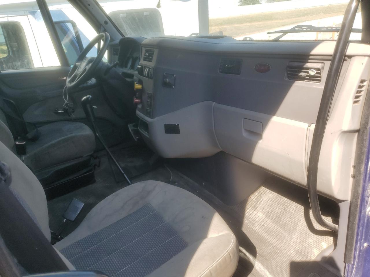 Lot #3263636692 2015 PETERBILT TRACTOR 587