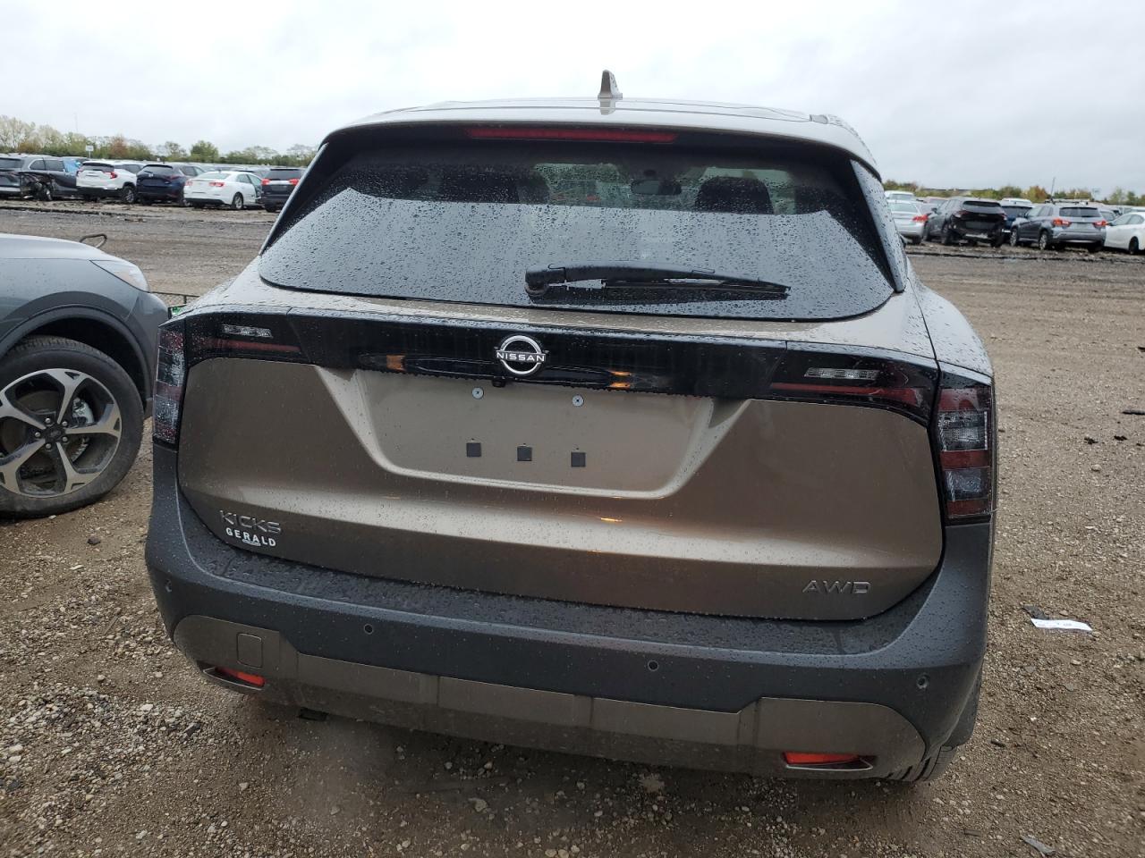 NISSAN KICKS SV