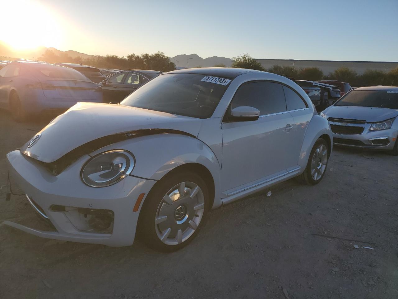 VOLKSWAGEN BEETLE SE