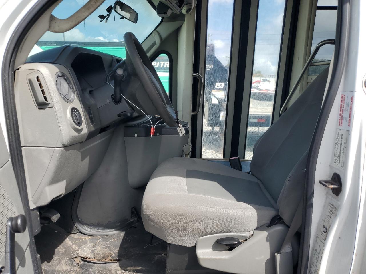 FORD ECONOLINE E450 SUPER DUTY CUTAWAY VAN