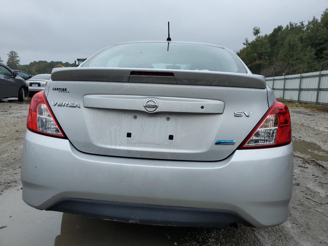NISSAN VERSA S