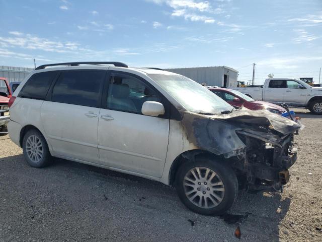 2010 TOYOTA SIENNA XLE - 5TDYK4CC2AS295580
