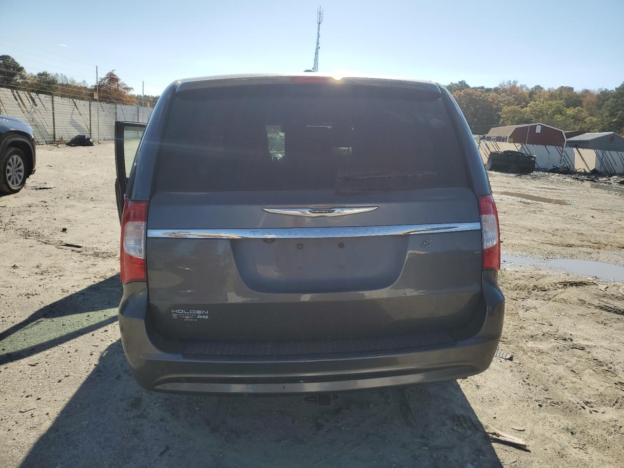 CHRYSLER TOWN & COUNTRY S