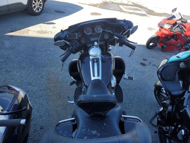 2011 HARLEY-DAVIDSON FLHTK 1HD1KEM16BB651847