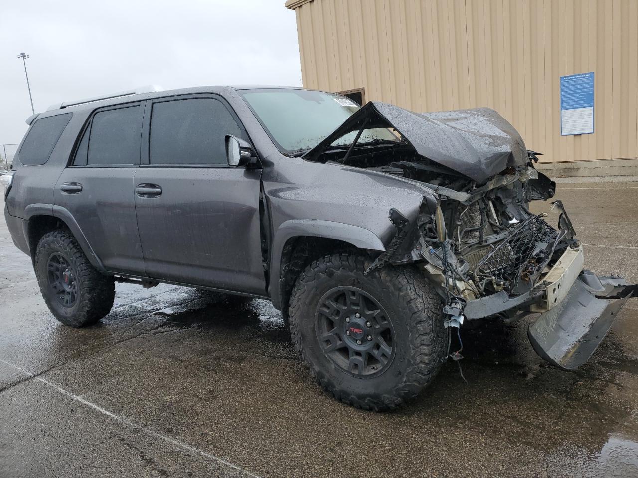 TOYOTA 4RUNNER SR5/SR5 PREMIUM