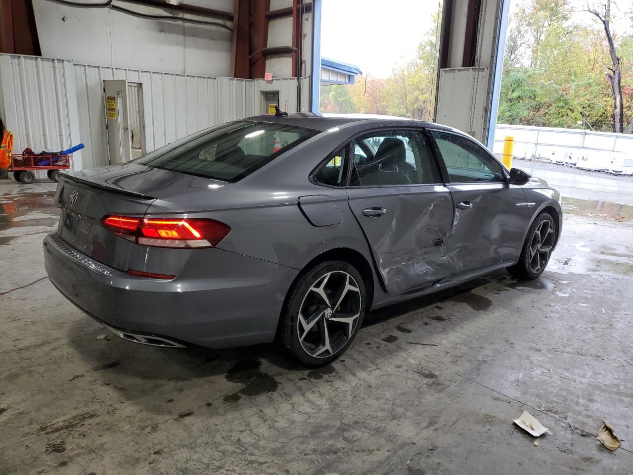 VOLKSWAGEN PASSAT R-LINE