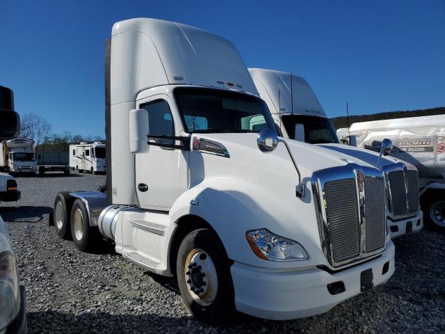 Global Auto Auctions: 2014 KENWORTH T680