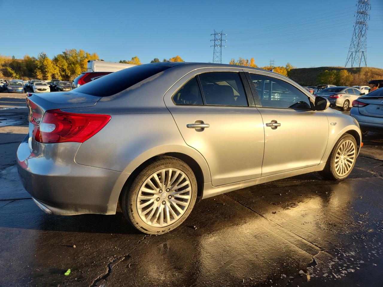 SUZUKI KIZASHI SE