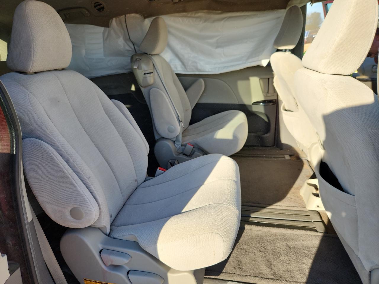 Lot #3297084501 2013 TOYOTA SIENNA LE