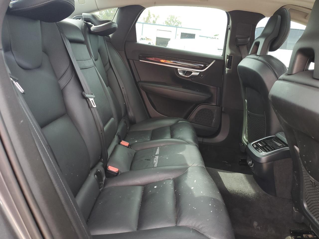 VOLVO S90 T5 MOMENTUM