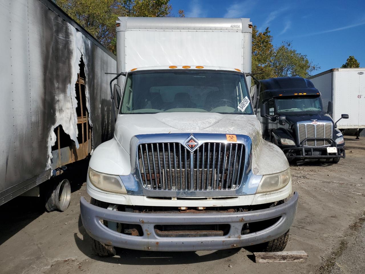 Lot #3280378958 2015 INTERNATIONAL 4000 4300
