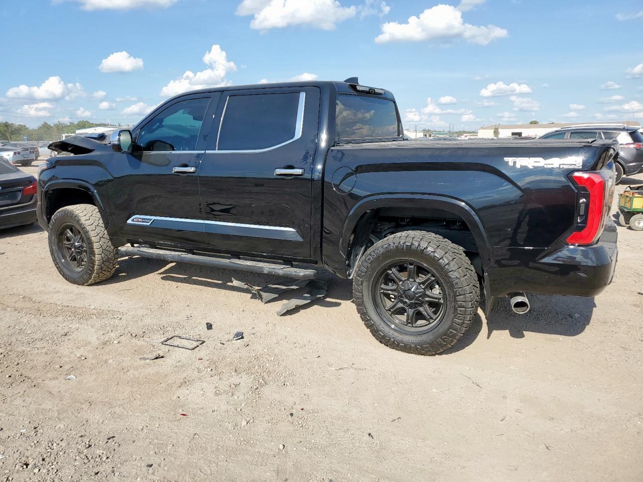 TOYOTA TUNDRA CREWMAX PLATINUM