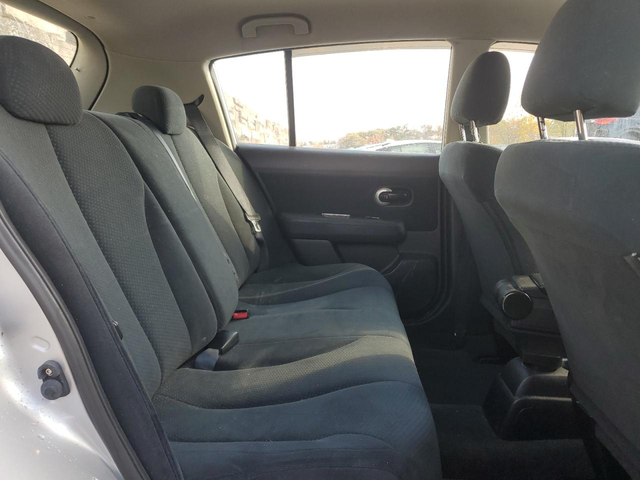 NISSAN VERSA S