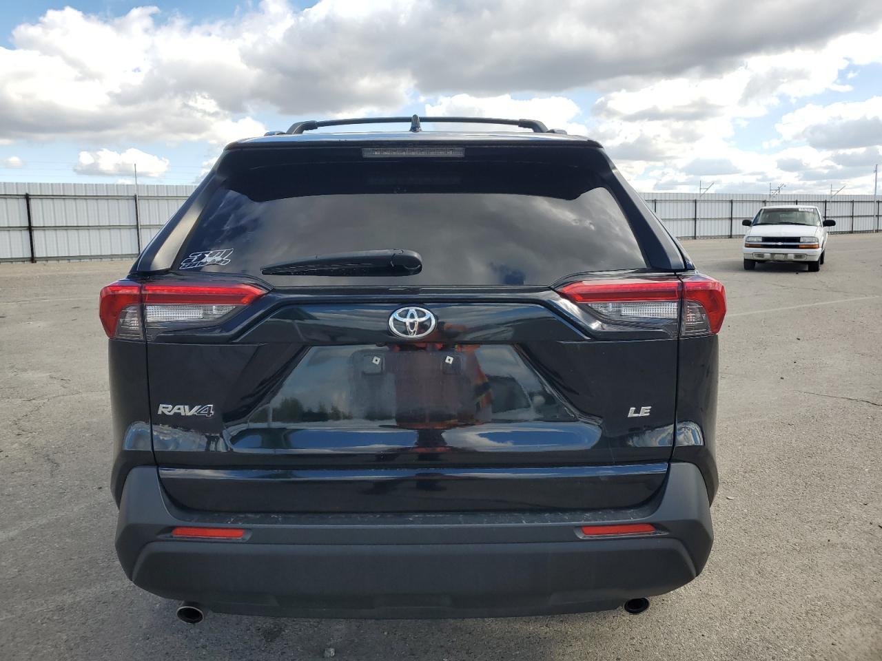 TOYOTA RAV4 LE