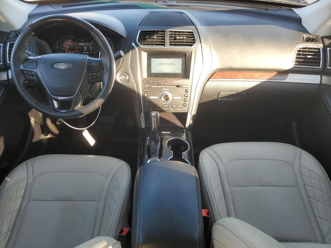 FORD EXPLORER PLATINUM