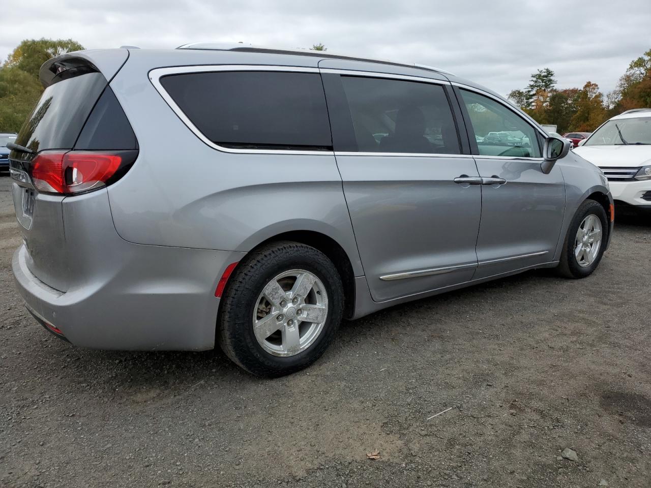 CHRYSLER PACIFICA TOURING L