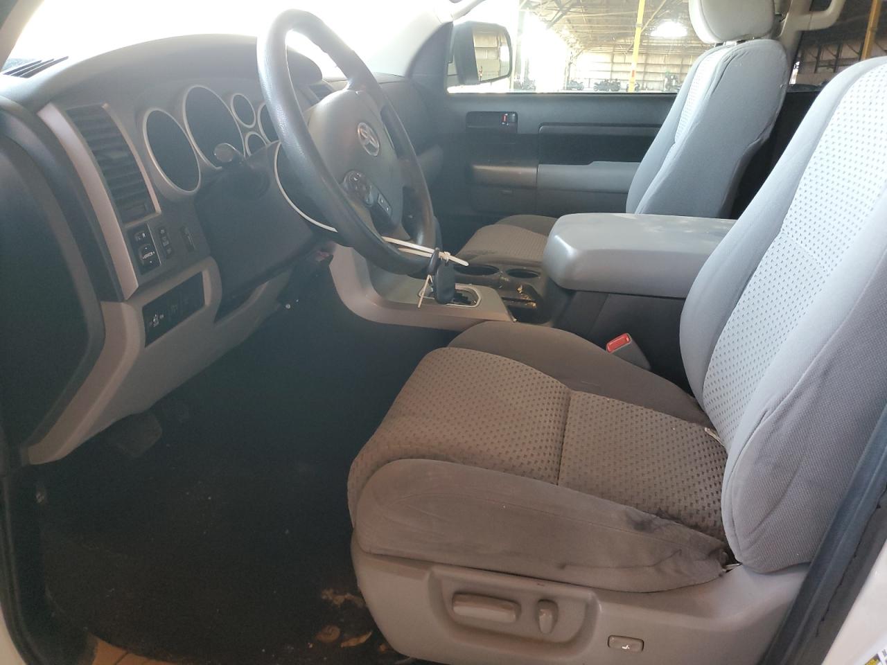 TOYOTA TUNDRA DOUBLE CAB SR5