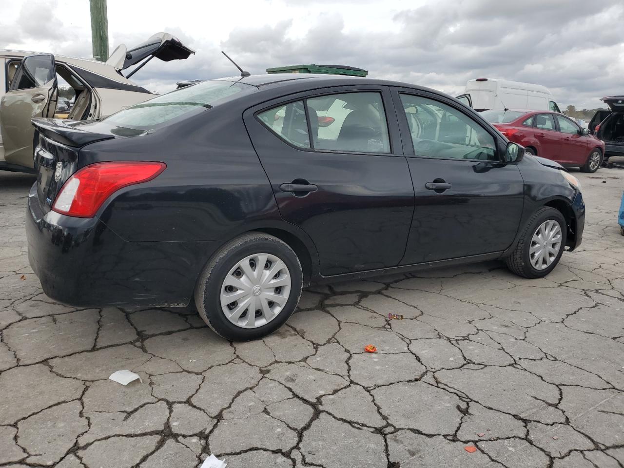 NISSAN VERSA S