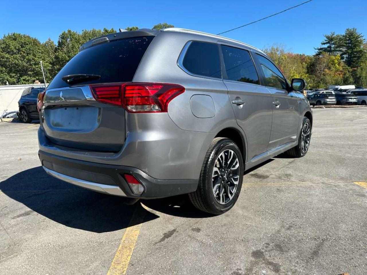 MITSUBISHI OUTLANDER SE