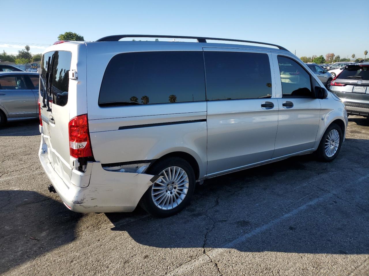 MERCEDES-BENZ METRIS