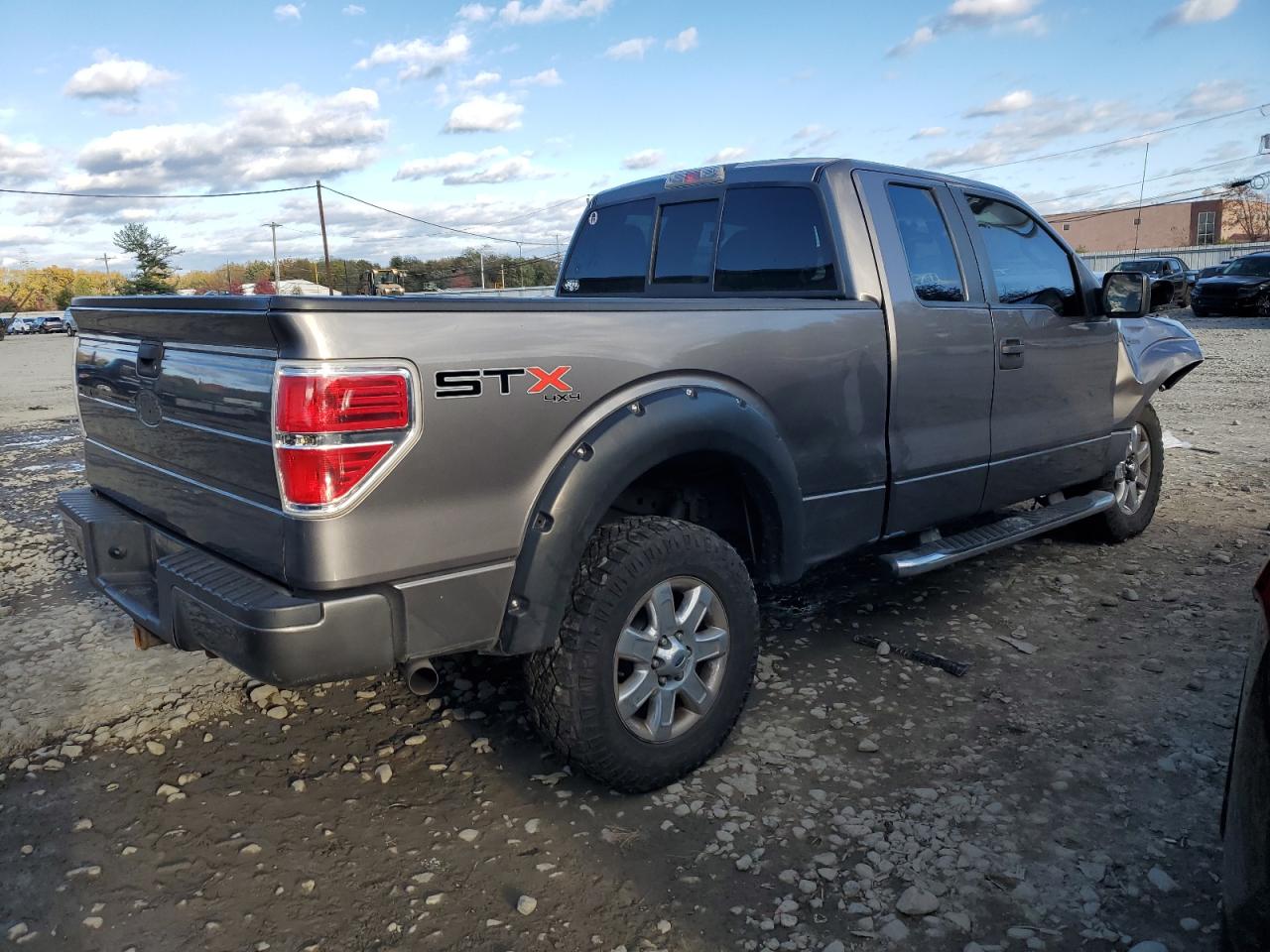 FORD F-150 SUPER CAB