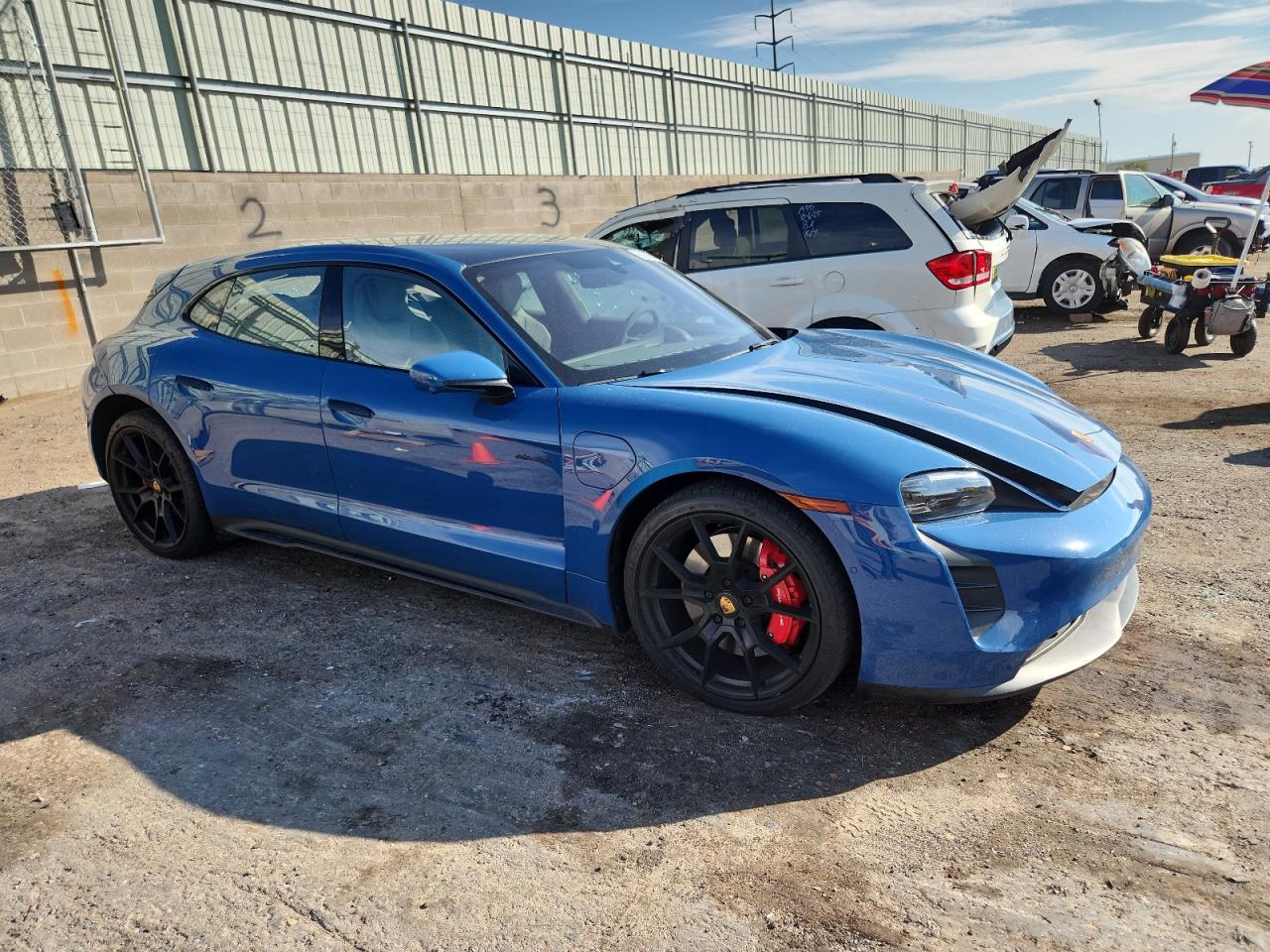 PORSCHE TAYCAN GTS SPORT TURISMO