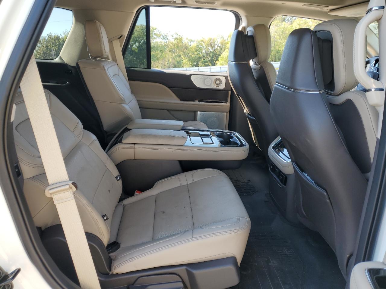 LINCOLN NAVIGATOR RESERVE