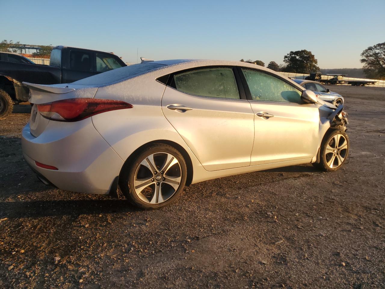 HYUNDAI ELANTRA SE